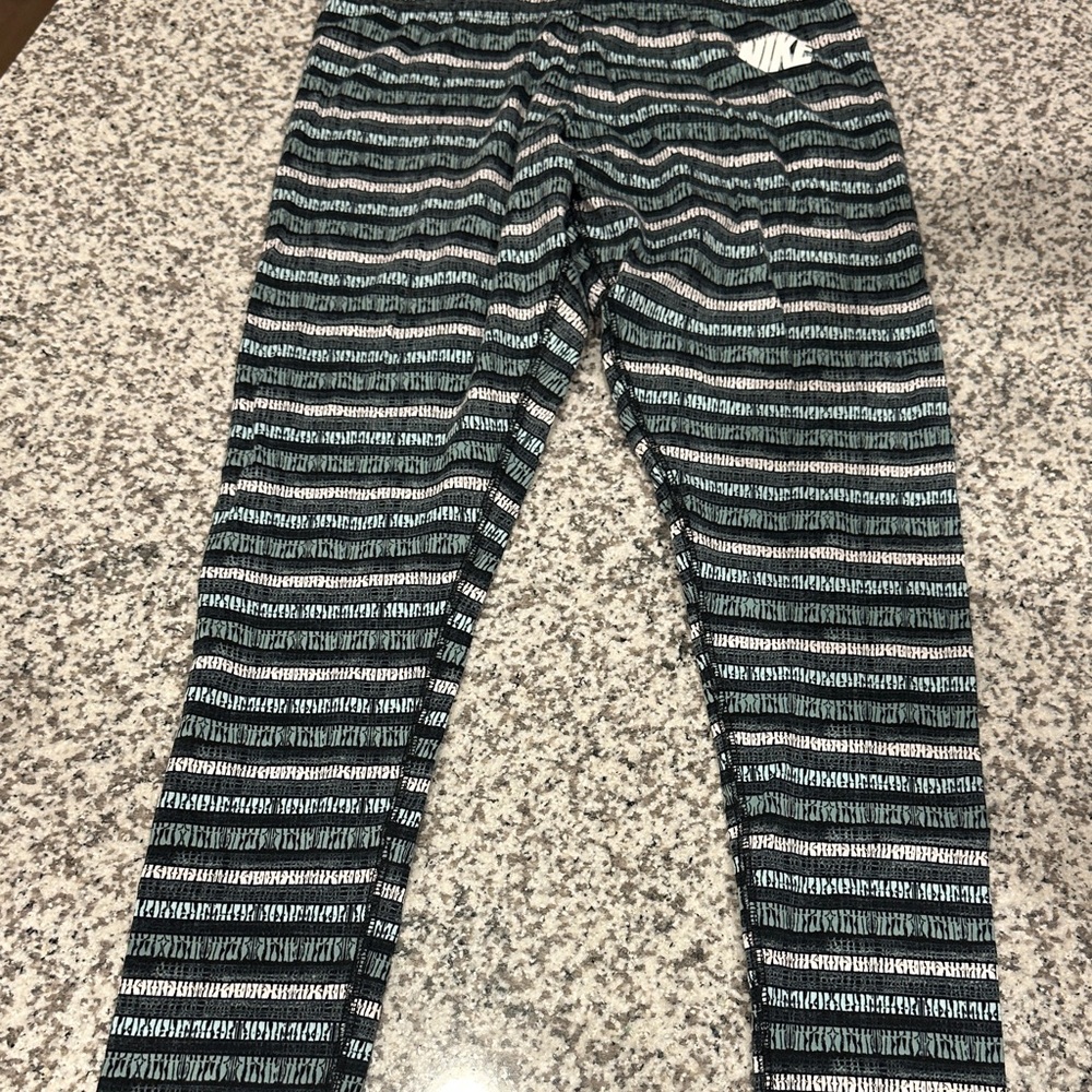 Nike Kids Leggings - Black and White Stripes